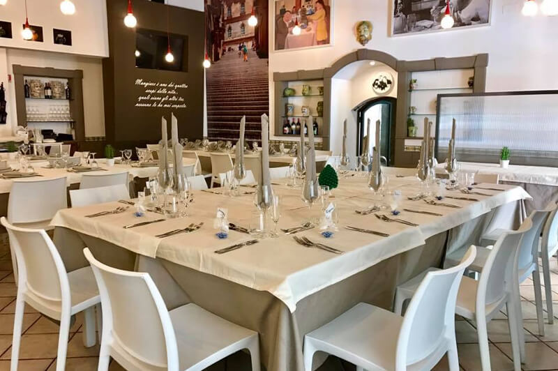 sala-ristorante-pizzeria-la-piazzetta